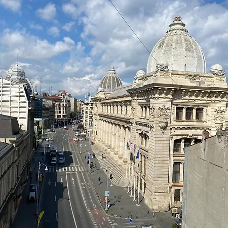 Lägenhet Old Town Overlooking - Vibrant 2br Bukarest