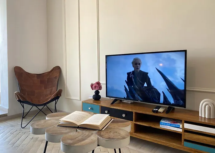 Διαμέρισμα Old Town Overlooking - Vibrant 2br *