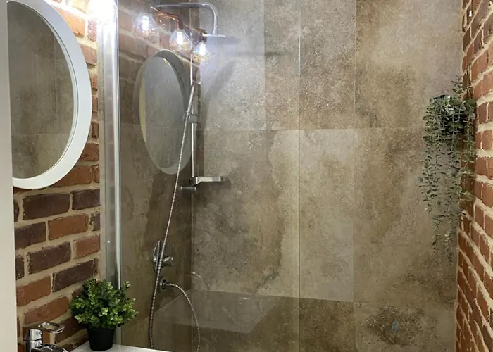 Old Town Overlooking - Vibrant 2br Apartman *