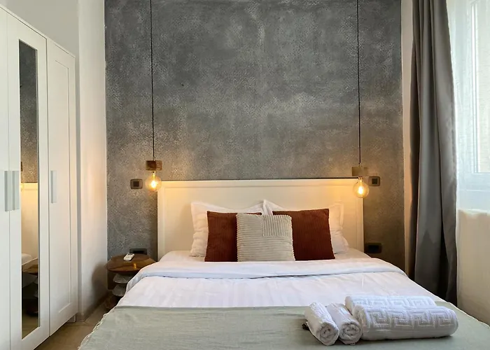 Old Town Overlooking - Vibrant 2br Apartman Bukarest