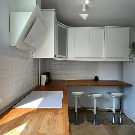 Old Town Overlooking - Vibrant 2br Бухарест