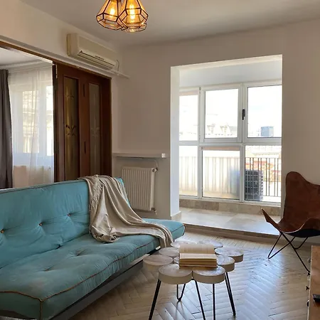 Old Town Overlooking - Vibrant 2br *